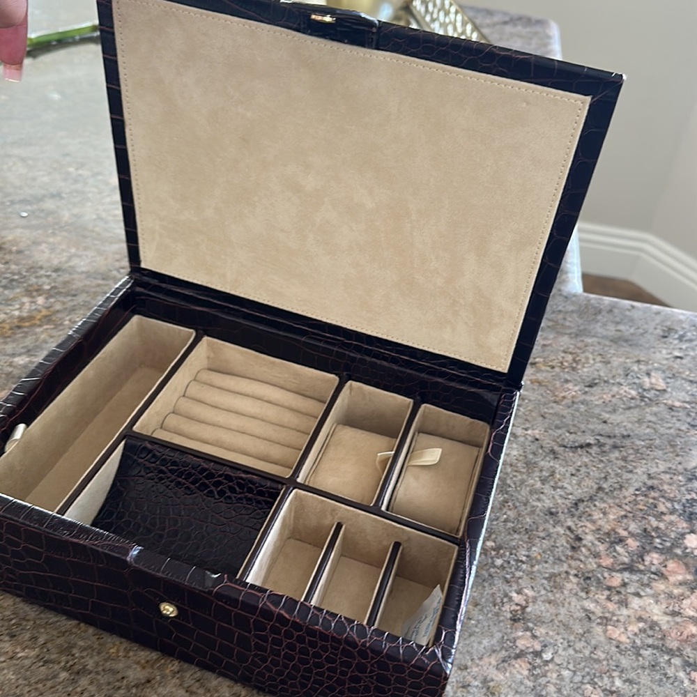 Jewelry Box - Picture 3 of 9